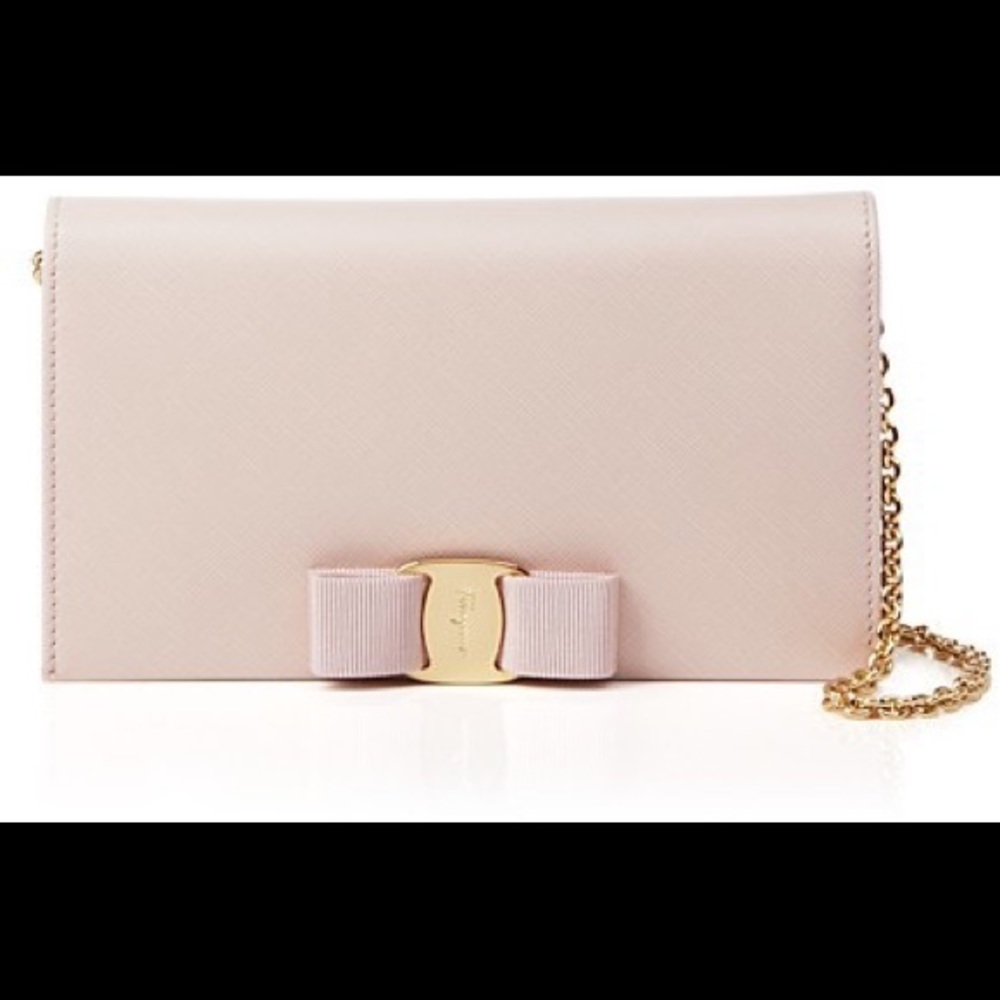 Ferragamo Vara Wallet on Chain